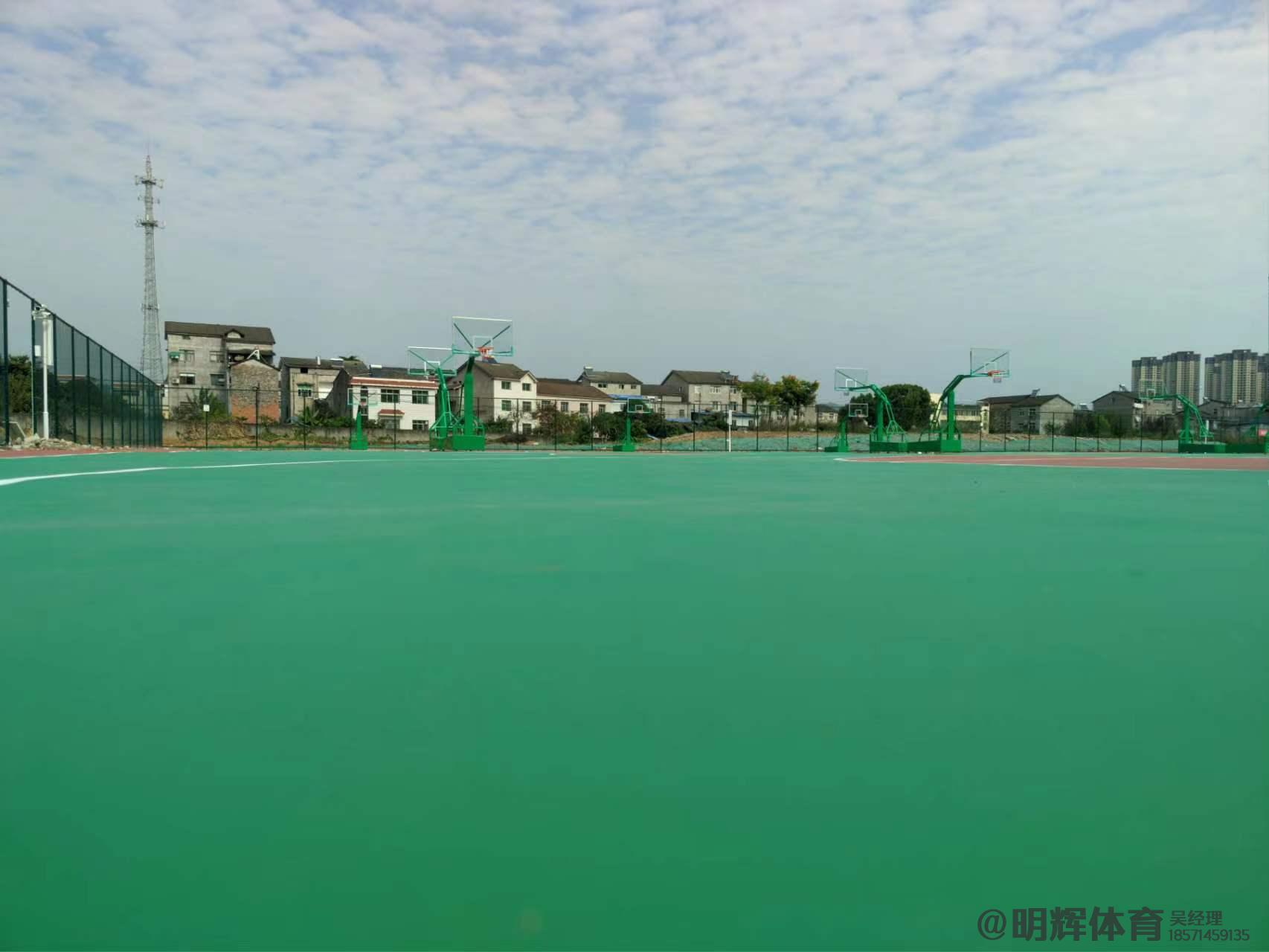 乌鲁木齐硬地丙烯酸球场的优缺点