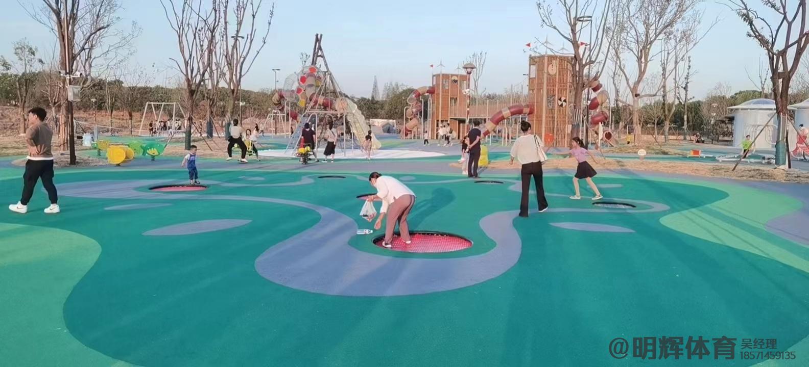 乌鲁木齐公园跑道是用什么材料做成的